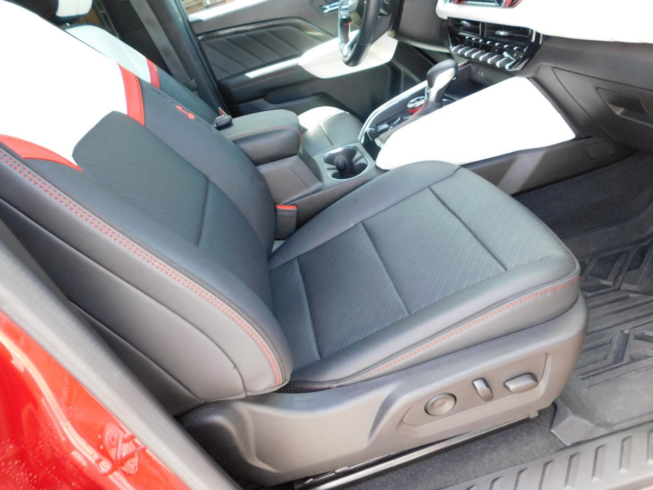GMC Canyon 4WD Crew Cab AT4X 2023