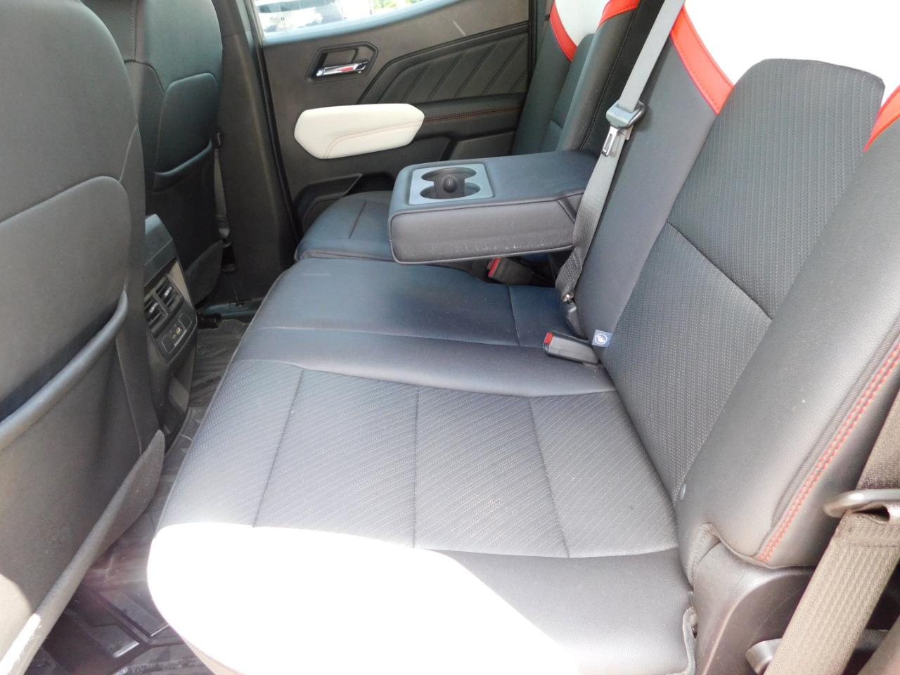 GMC Canyon 4WD Crew Cab AT4X 2023