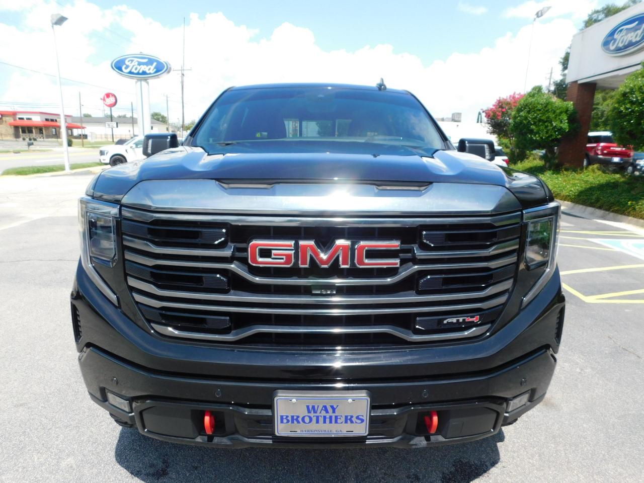 GMC Sierra 1500 4WD Crew Cab 147" AT4 2024