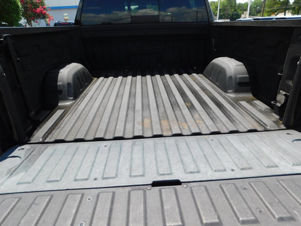 GMC Sierra 1500 4WD Crew Cab 147" AT4 2024