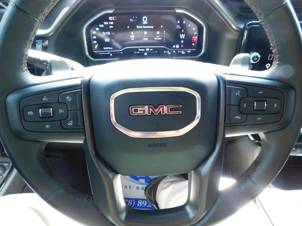 GMC Sierra 1500 4WD Crew Cab 147" AT4 2024