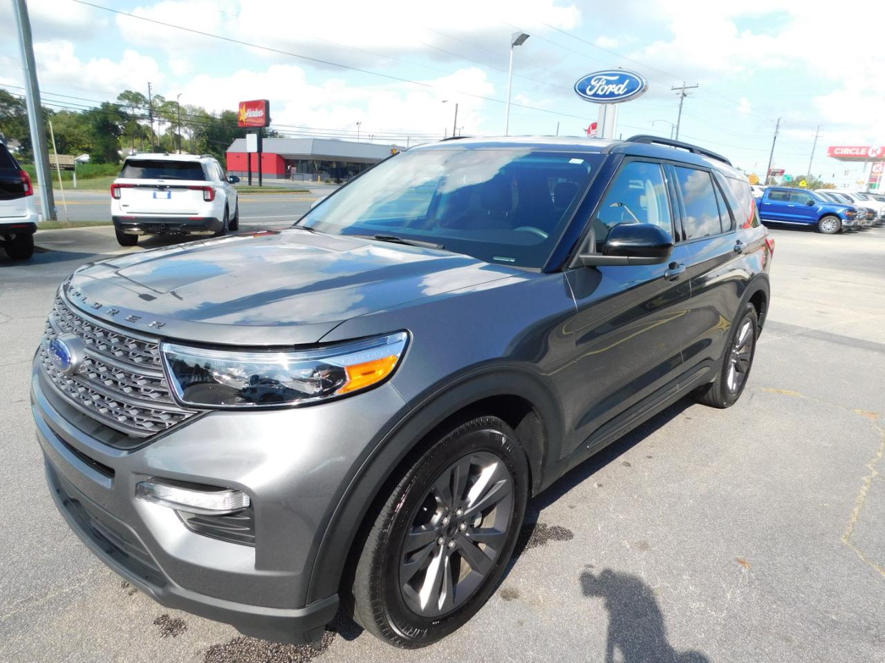 Ford Explorer XLT RWD 2024