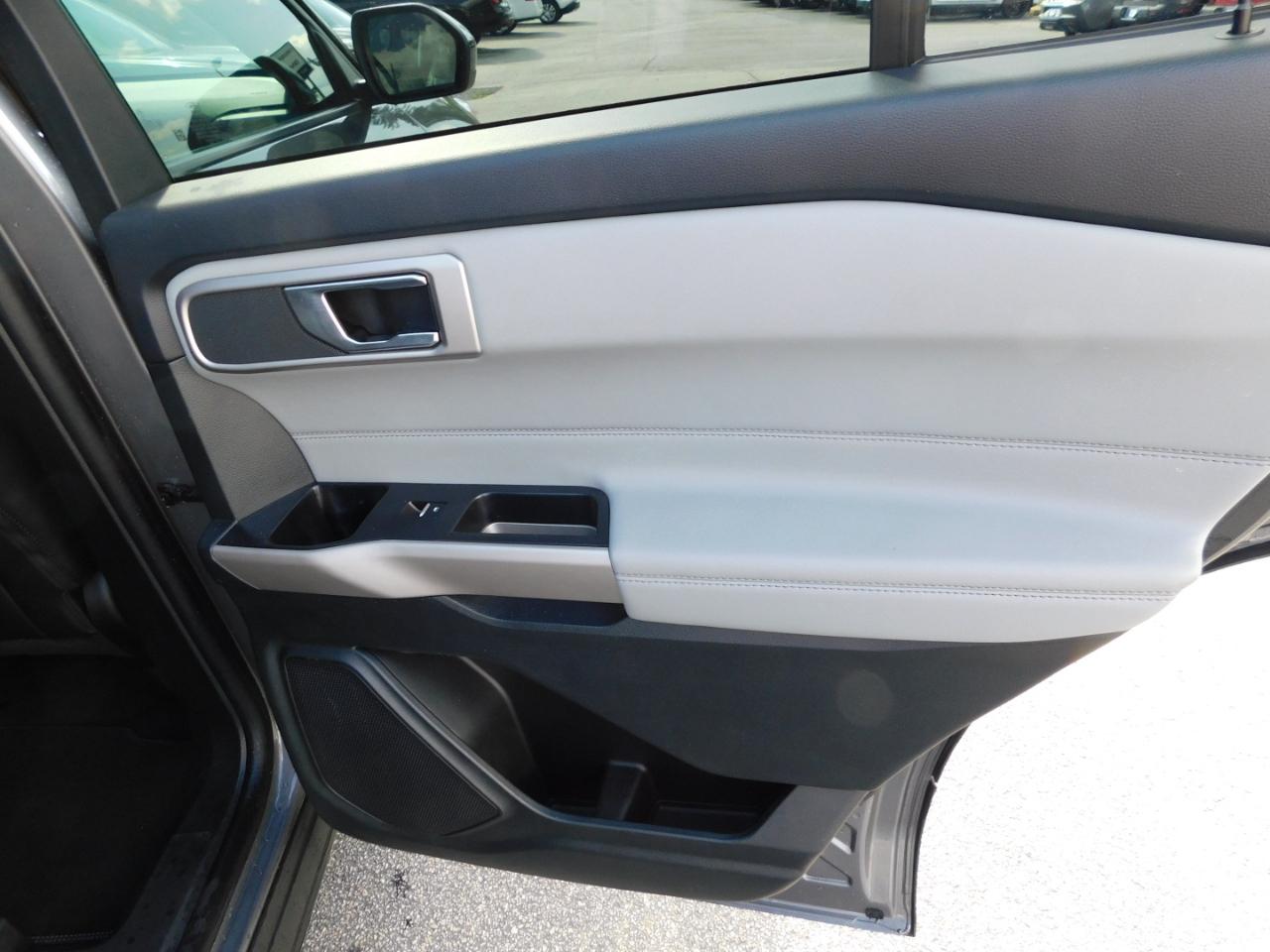 Ford Explorer XLT RWD 2024