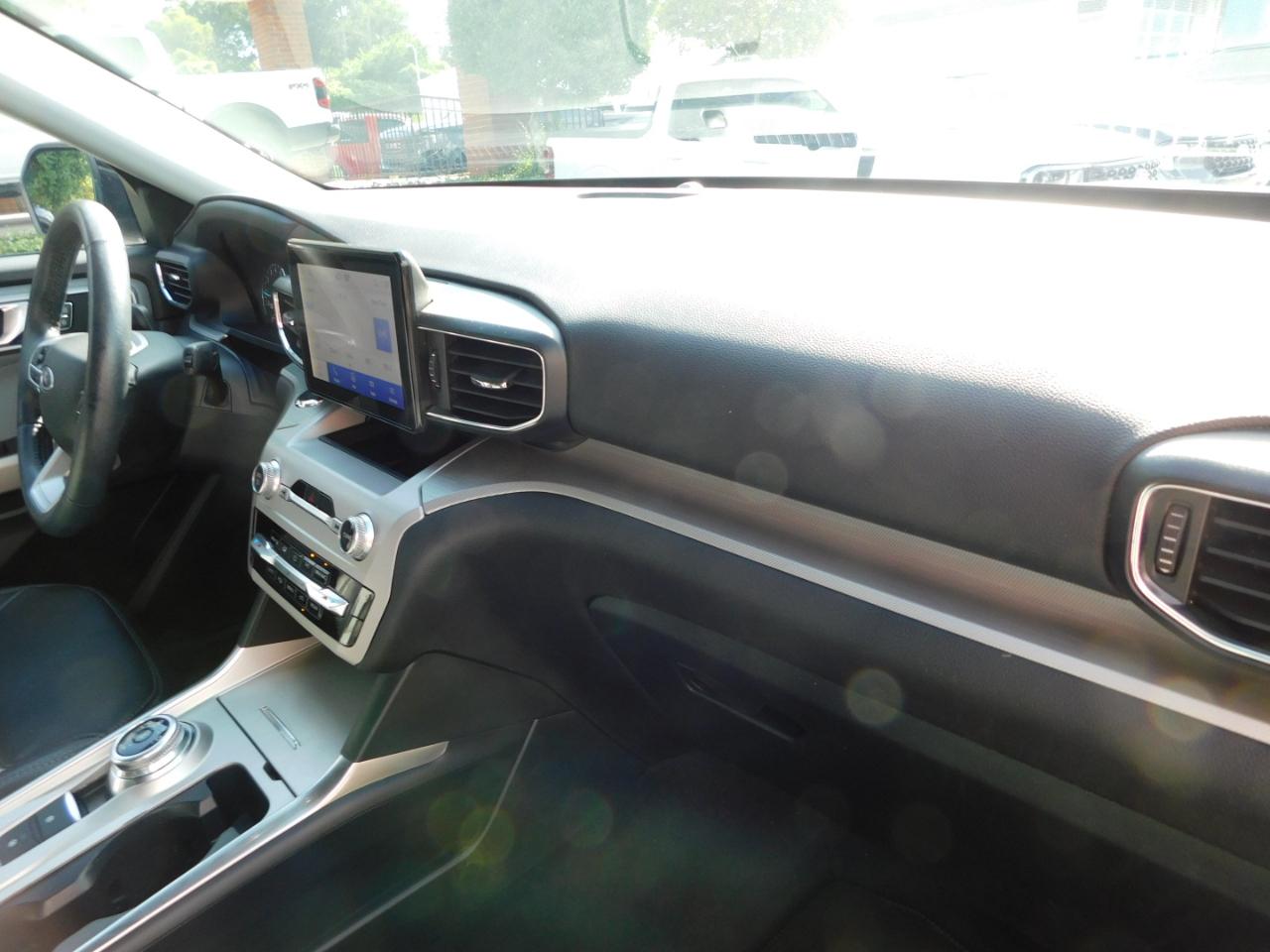 Ford Explorer XLT RWD 2024