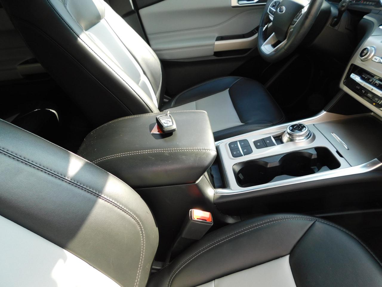 Ford Explorer XLT RWD 2024