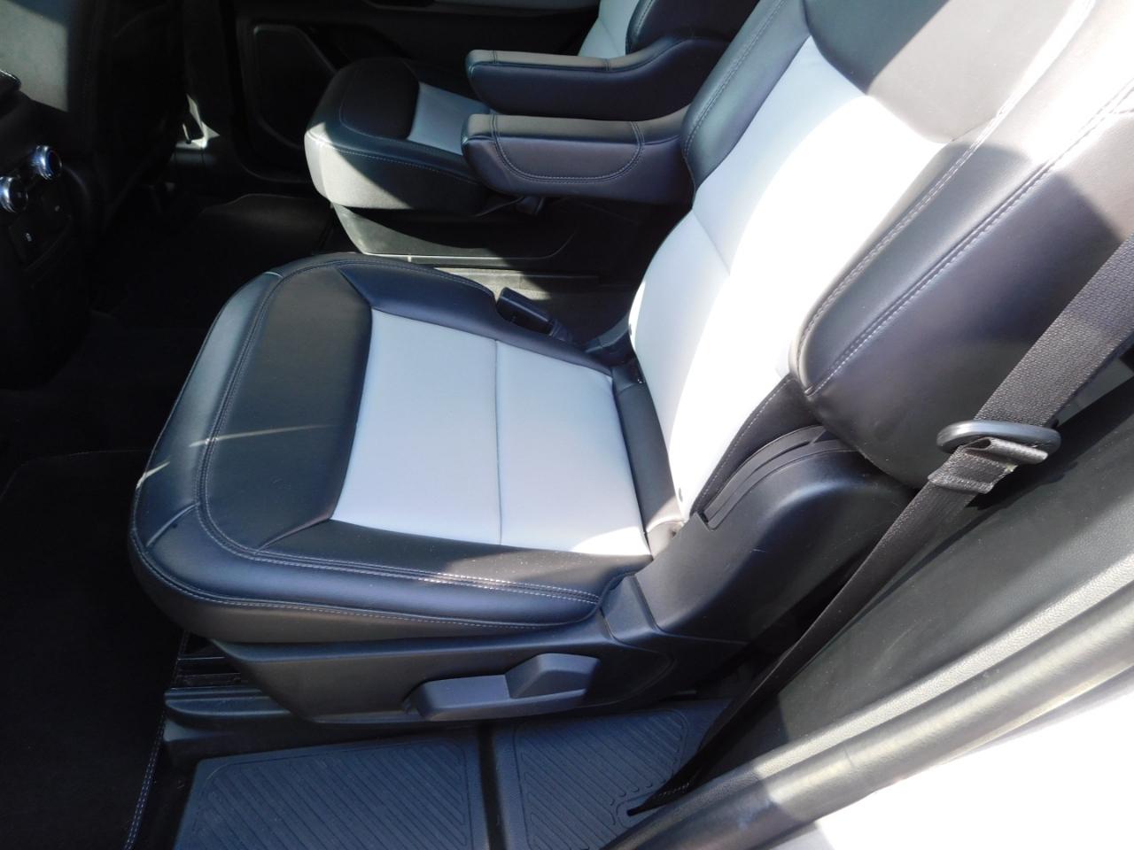 Ford Explorer XLT RWD 2024