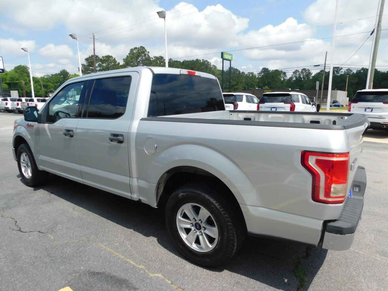 Ford F-150 2WD SuperCrew 145" XL 2015