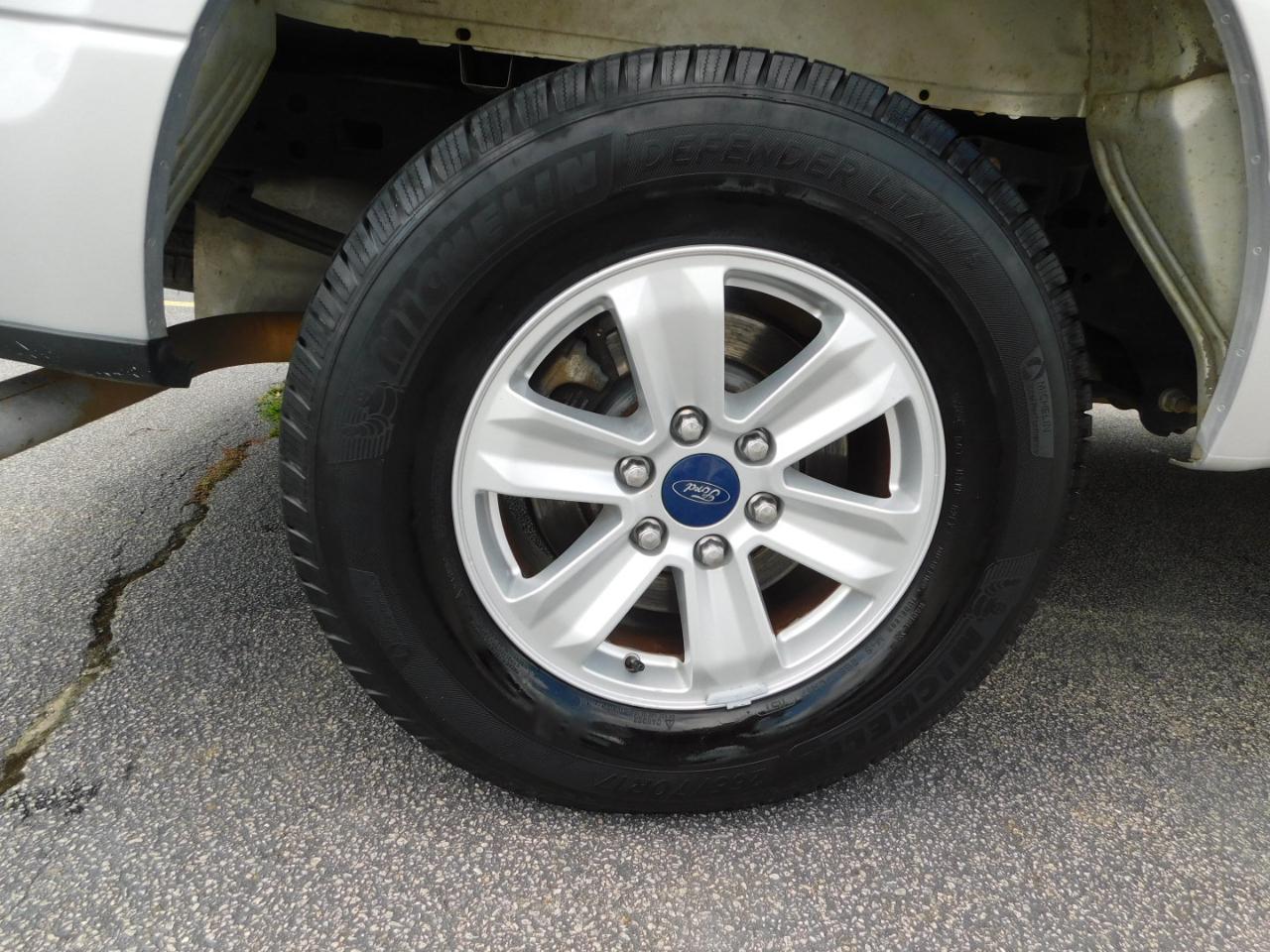 Ford F-150 2WD SuperCrew 145" XL 2015