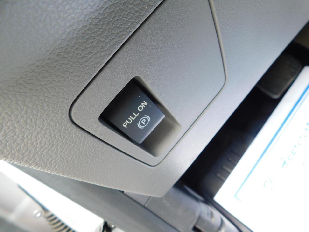 Ford F-150 2WD SuperCrew 145" XL 2015