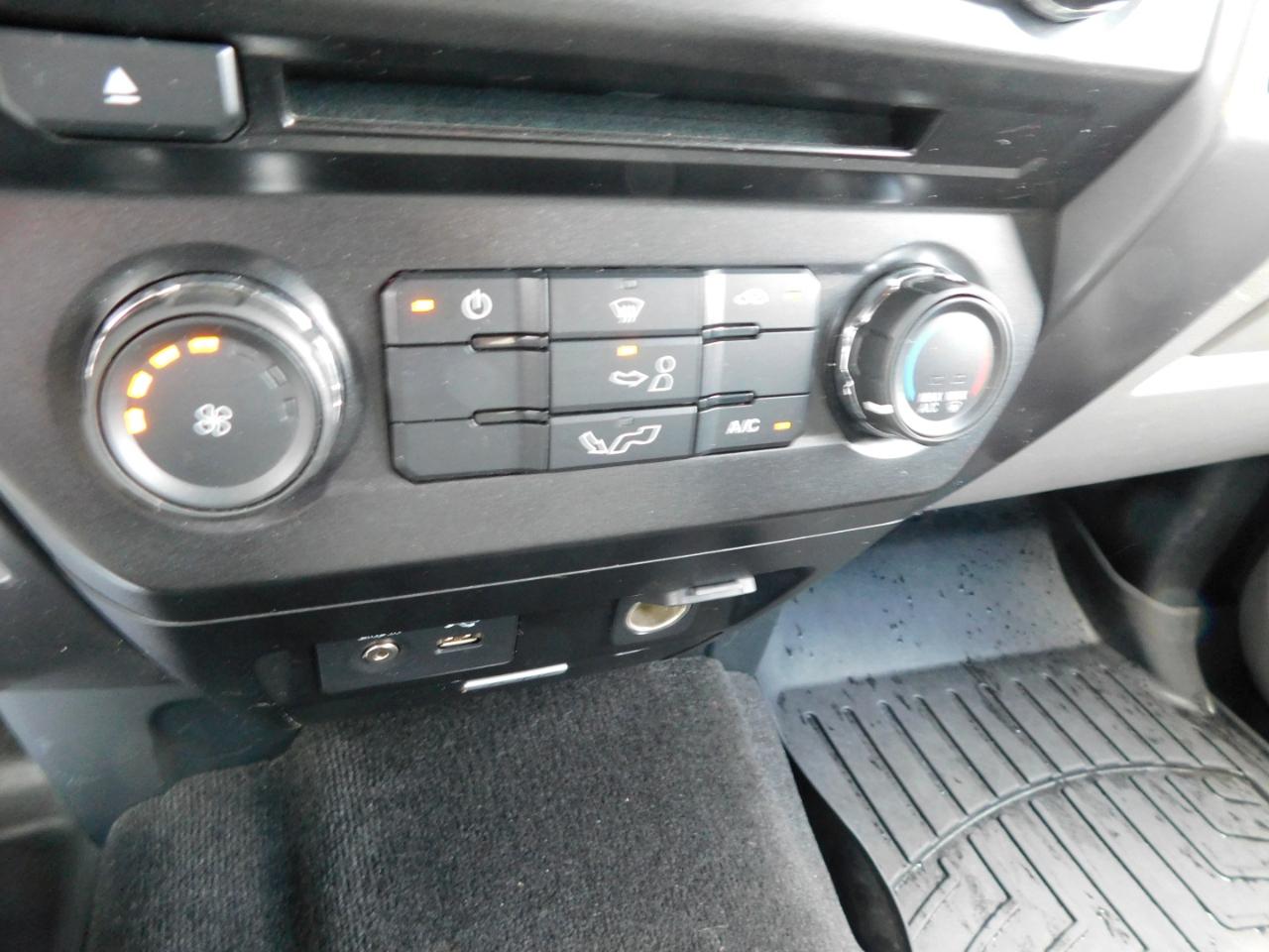 Ford F-150 2WD SuperCrew 145" XL 2015