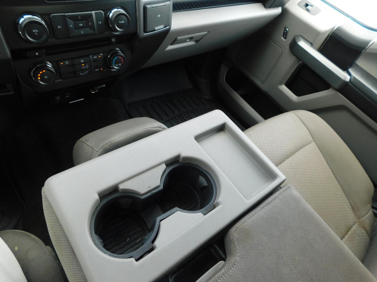 Ford F-150 2WD SuperCrew 145" XL 2015