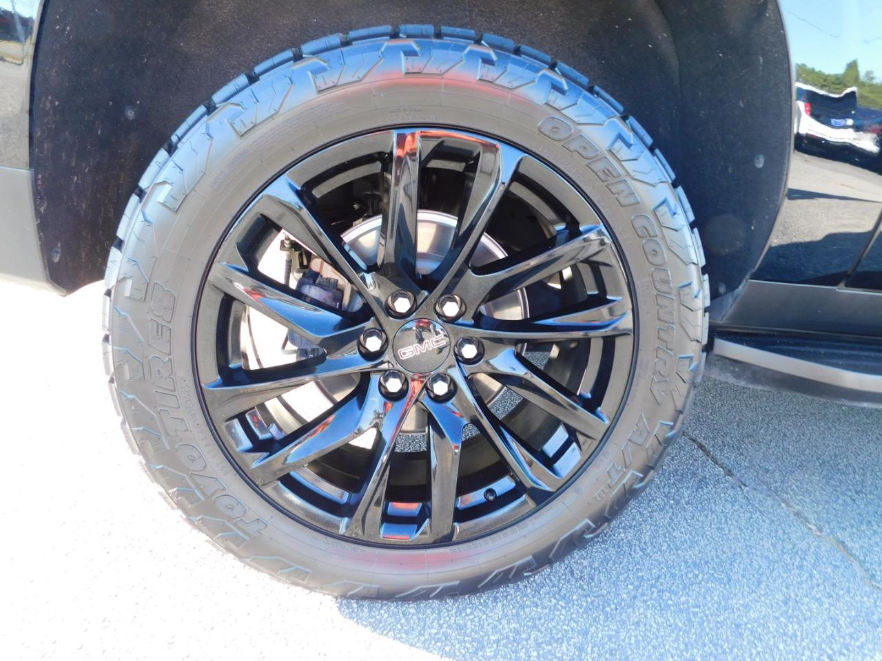 GMC Yukon XL 2WD 4dr Denali 2024