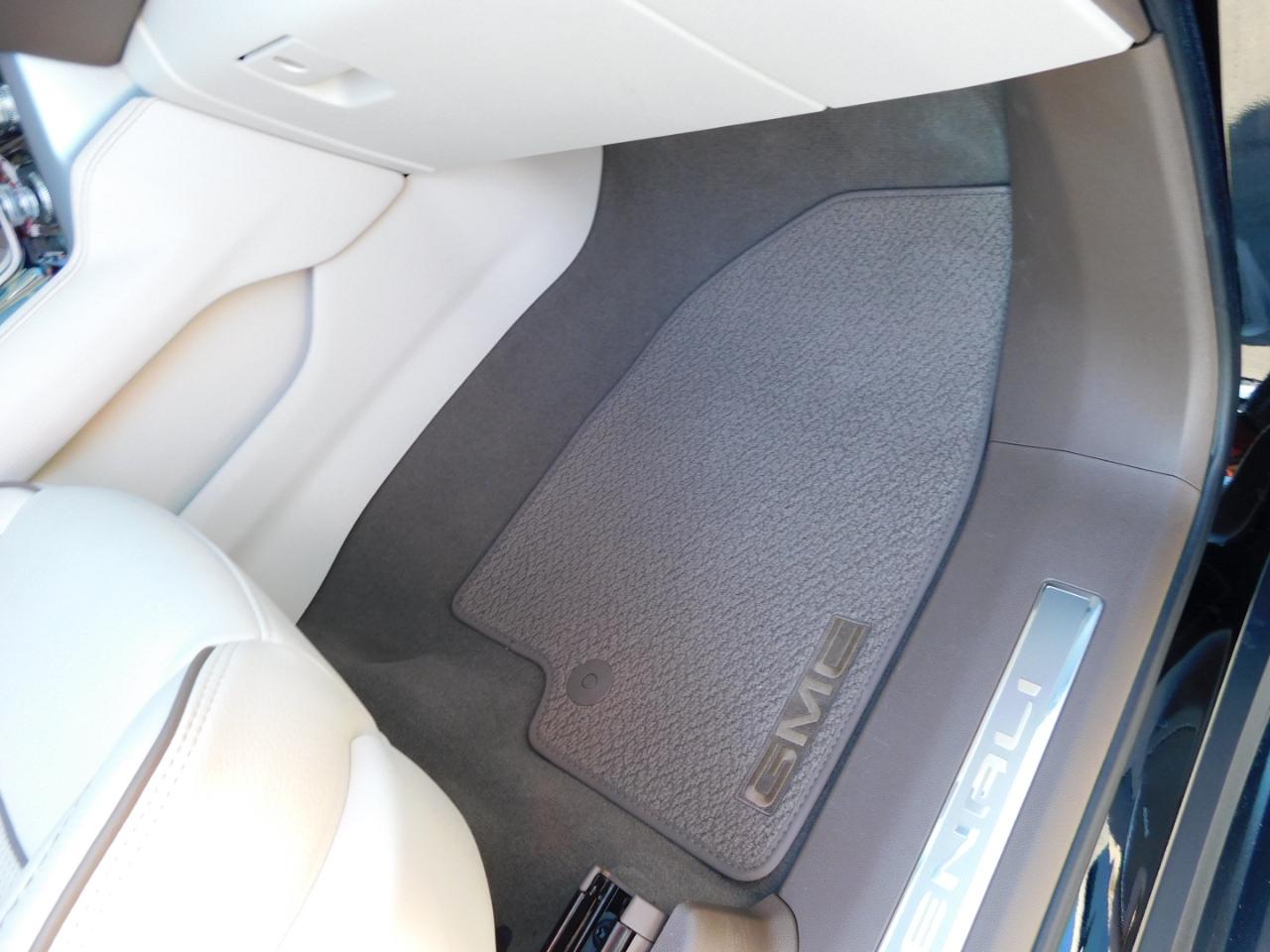 GMC Yukon XL 2WD 4dr Denali 2024