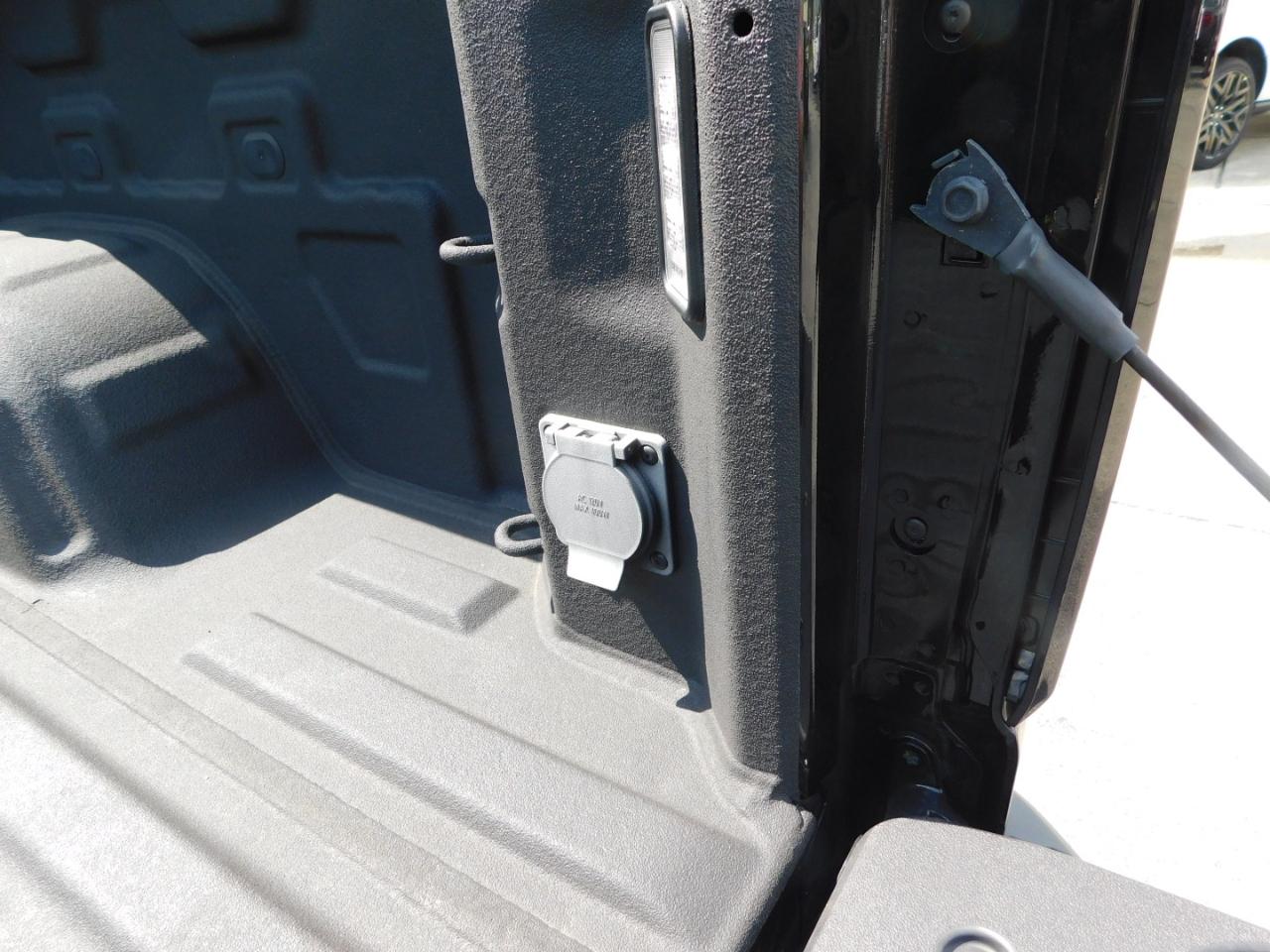GMC Sierra 1500 4WD Crew Cab 147" AT4 2024