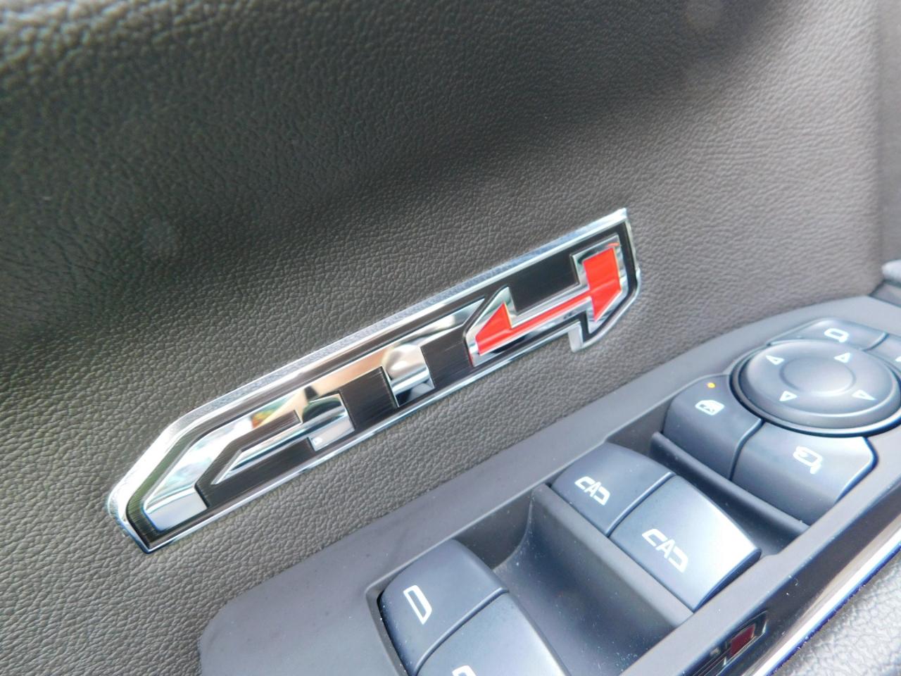 GMC Sierra 1500 4WD Crew Cab 147" AT4 2024