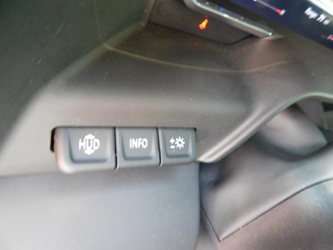 GMC Sierra 1500 4WD Crew Cab 147" AT4 2024