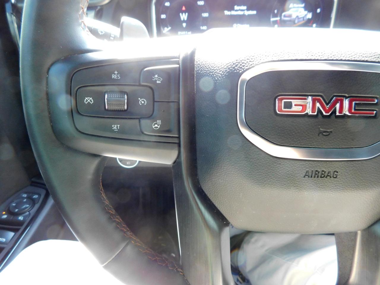 GMC Sierra 1500 4WD Crew Cab 147" AT4 2024