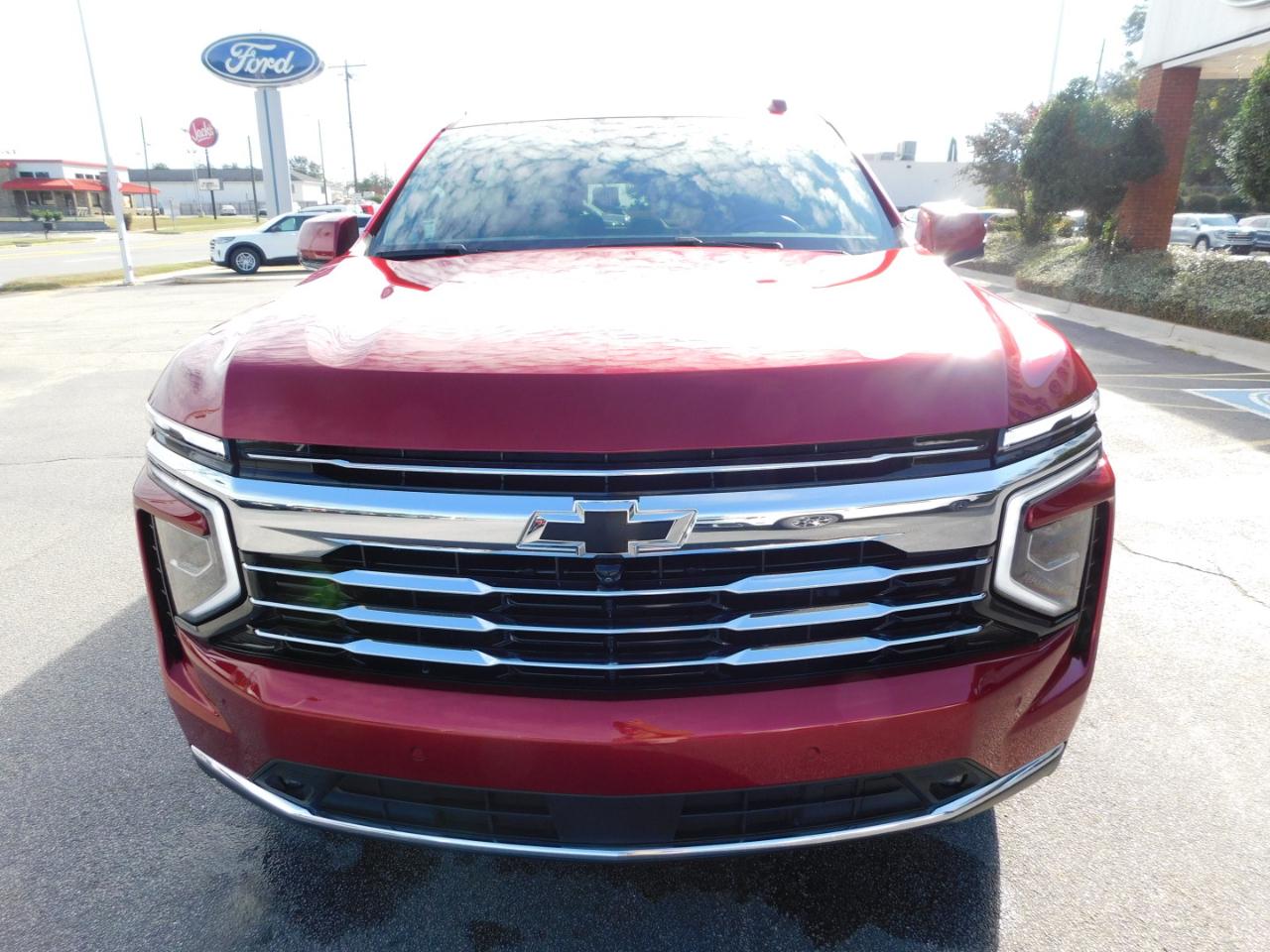 Chevrolet Suburban 2WD 4dr LT 2025