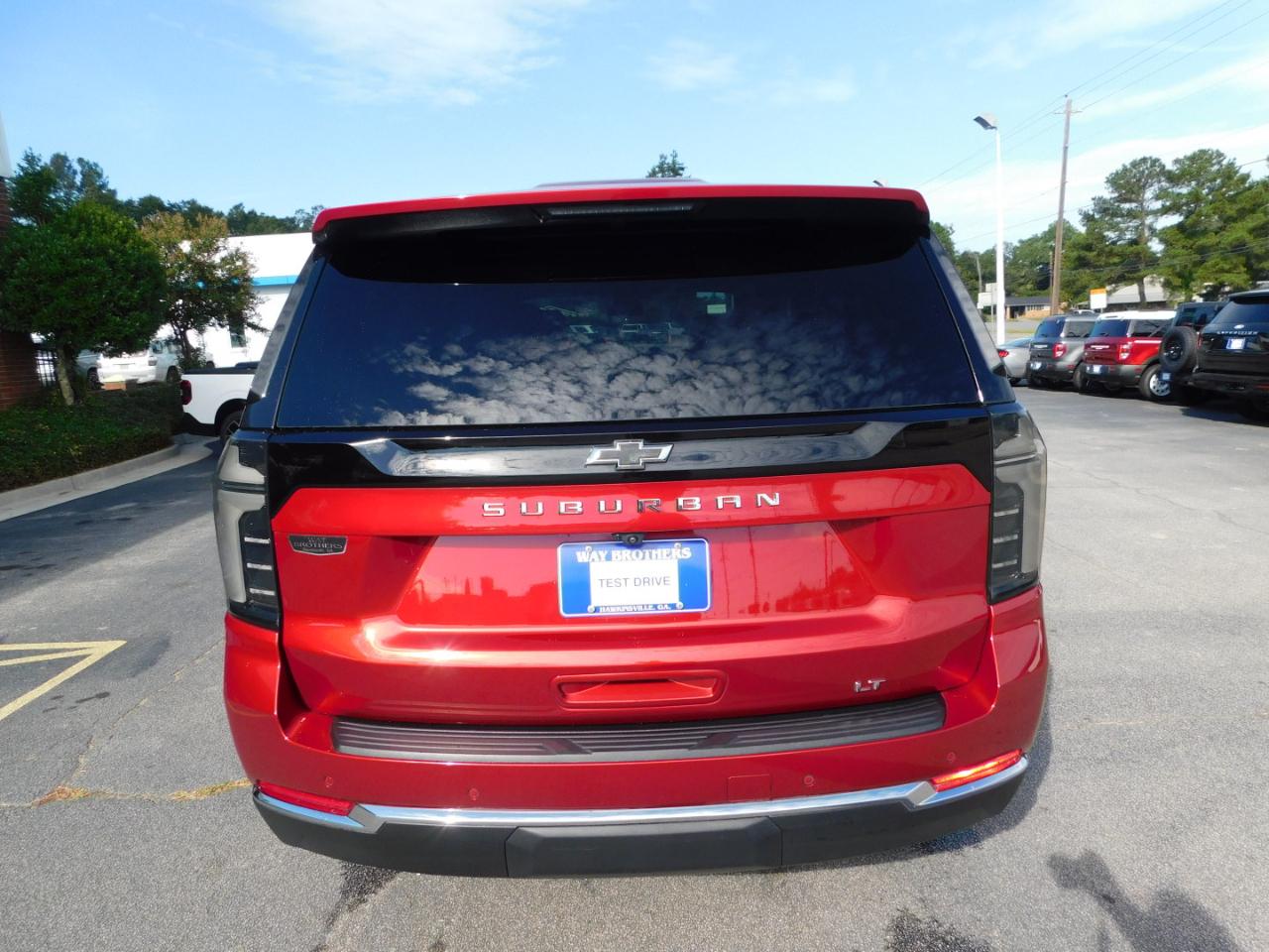 Chevrolet Suburban 2WD 4dr LT 2025