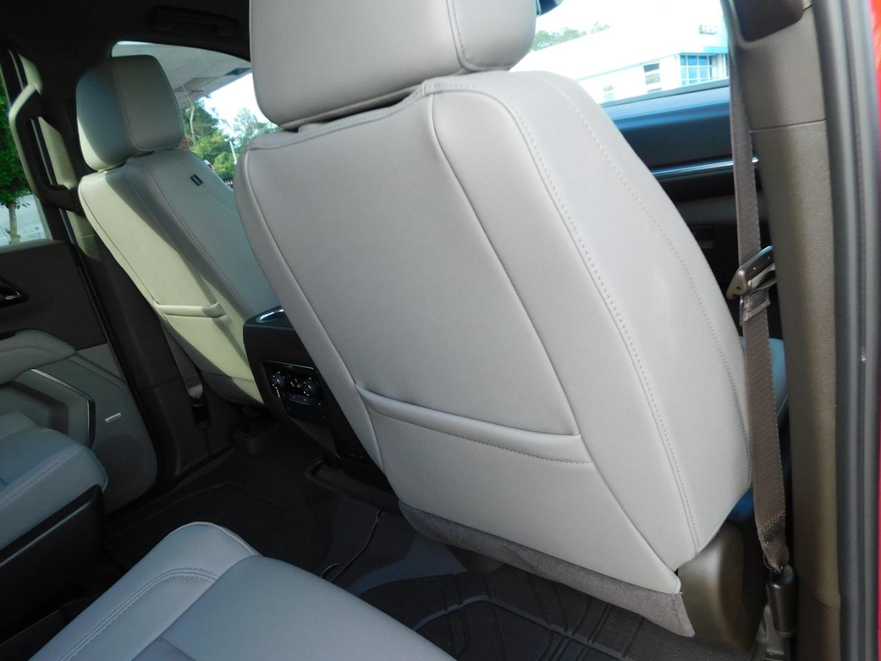 Chevrolet Suburban 2WD 4dr LT 2025