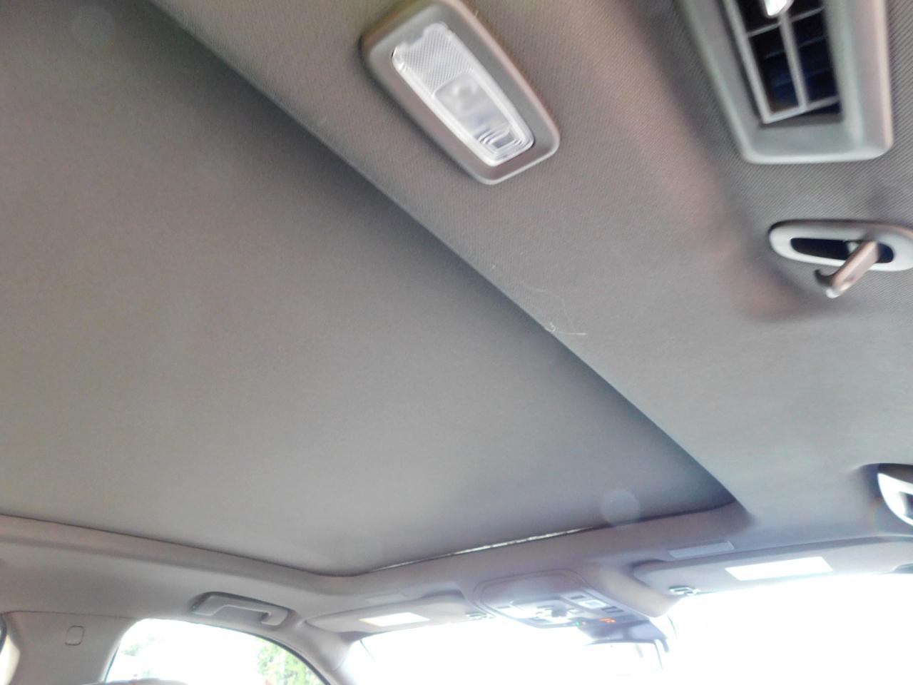 Chevrolet Suburban 2WD 4dr LT 2025