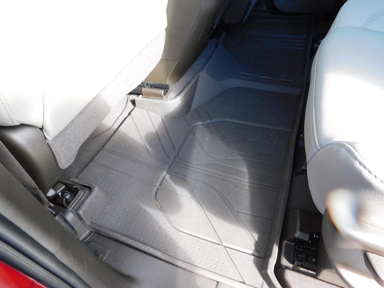 Chevrolet Suburban 2WD 4dr LT 2025