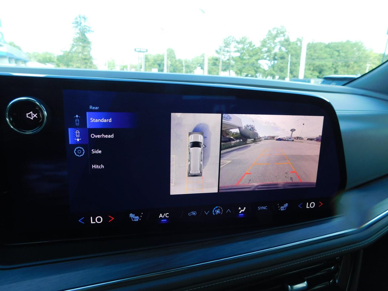 Chevrolet Suburban 2WD 4dr LT 2025