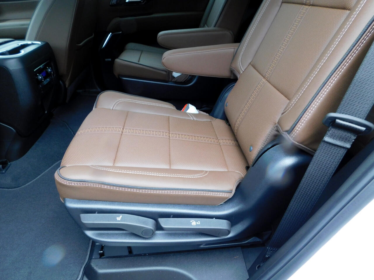 Chevrolet Tahoe 2WD 4dr High Country 2025 Chevrolet Tahoe 2WD 4dr High Country 2025