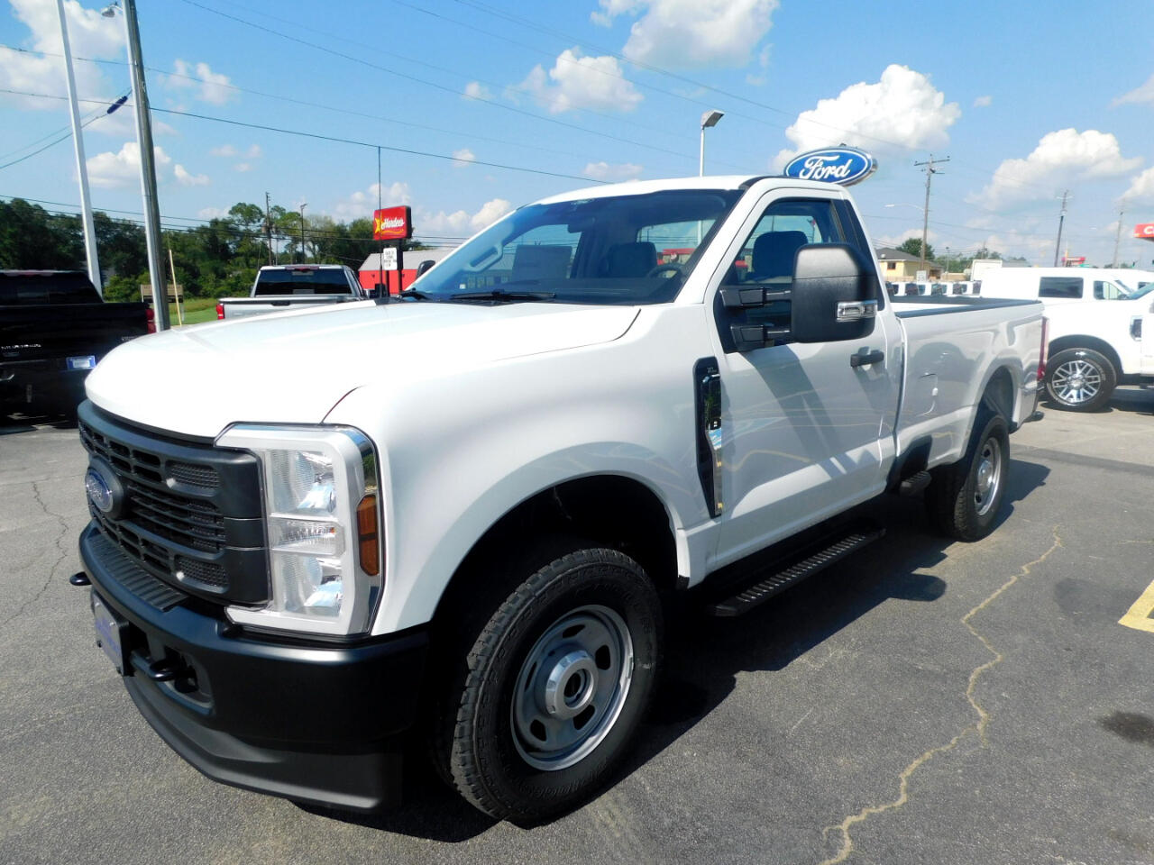 Ford Super Duty F-350 SRW XL 4WD Reg Cab 8' Box 2026 Ford Super Duty F-350 SRW XL 4WD Reg Cab 8' Box 2026