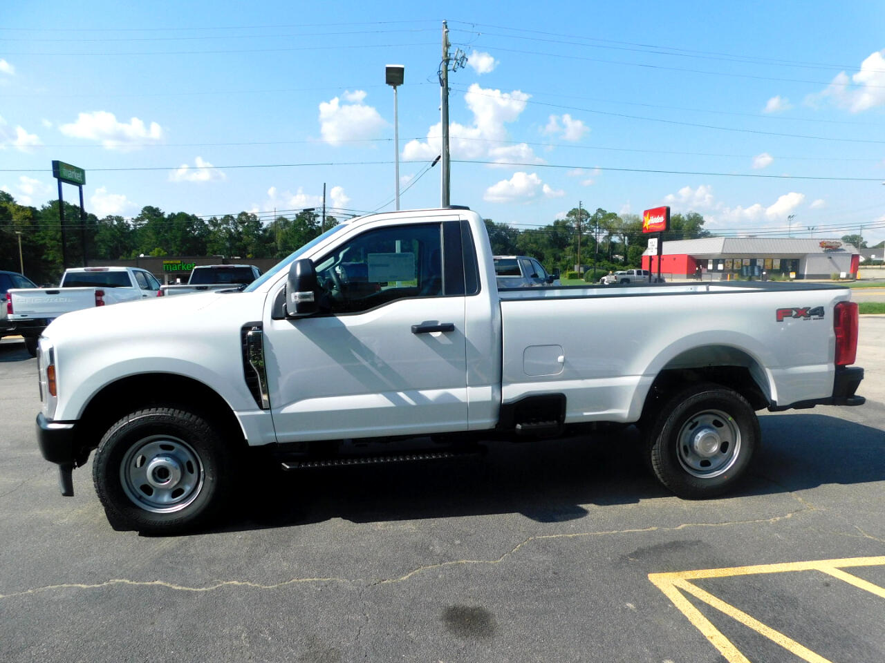 Ford Super Duty F-350 SRW XL 4WD Reg Cab 8' Box 2026 Ford Super Duty F-350 SRW XL 4WD Reg Cab 8' Box 2026