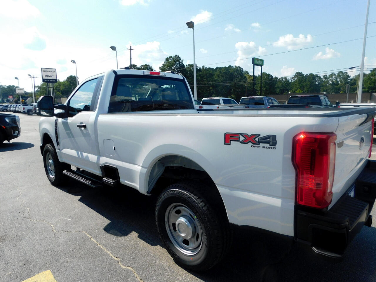 Ford Super Duty F-350 SRW XL 4WD Reg Cab 8' Box 2026 Ford Super Duty F-350 SRW XL 4WD Reg Cab 8' Box 2026