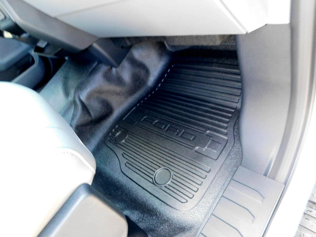 Ford Super Duty F-350 SRW XL 4WD Reg Cab 8' Box 2026 Ford Super Duty F-350 SRW XL 4WD Reg Cab 8' Box 2026