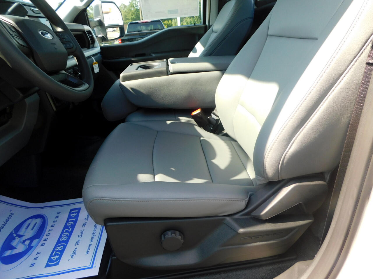 Ford Super Duty F-350 SRW XL 4WD Reg Cab 8' Box 2026 Ford Super Duty F-350 SRW XL 4WD Reg Cab 8' Box 2026