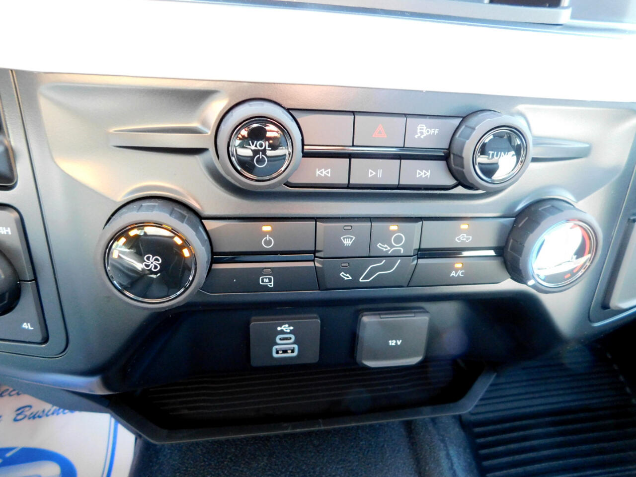 Ford Super Duty F-350 SRW XL 4WD Reg Cab 8' Box 2026 Ford Super Duty F-350 SRW XL 4WD Reg Cab 8' Box 2026