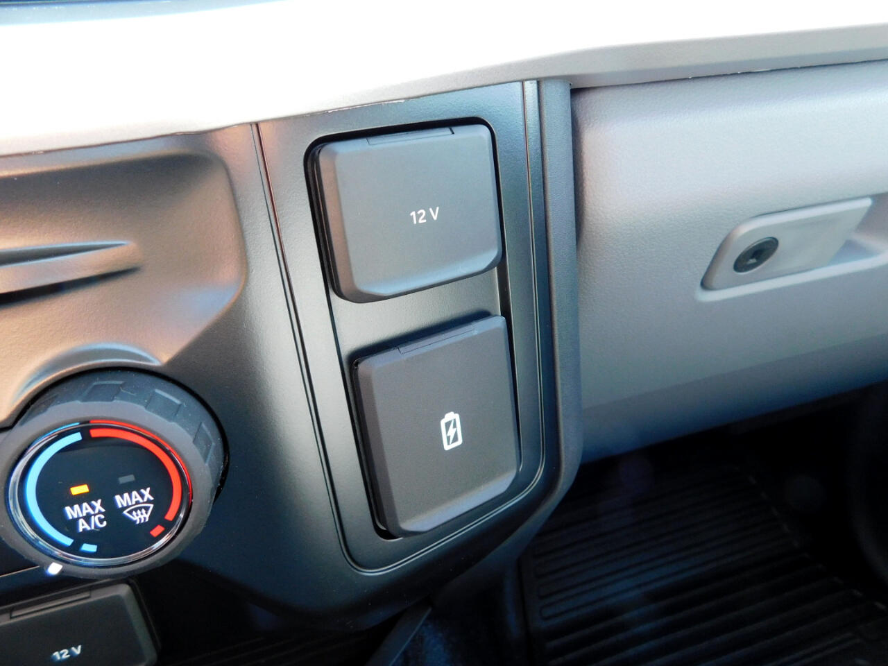 Ford Super Duty F-350 SRW XL 4WD Reg Cab 8' Box 2026 Ford Super Duty F-350 SRW XL 4WD Reg Cab 8' Box 2026