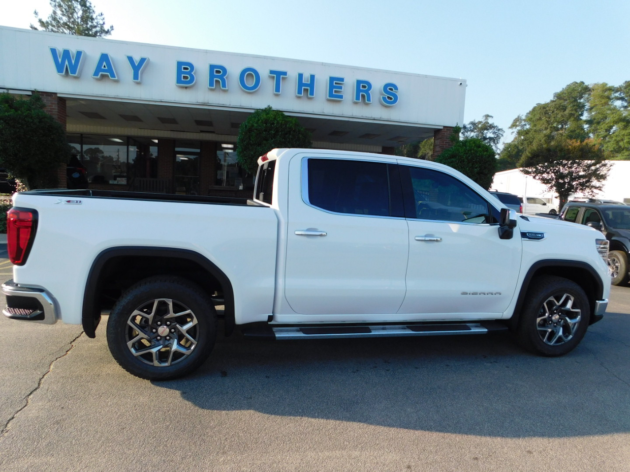 GMC Sierra 1500 4WD Crew Cab 147" SLT 2026 GMC Sierra 1500 4WD Crew Cab 147" SLT 2026