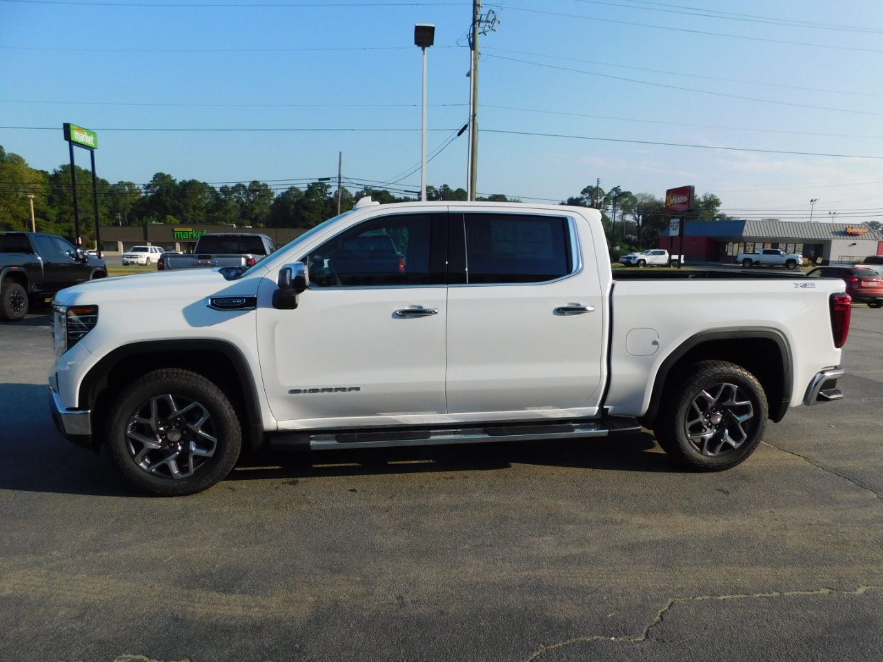 GMC Sierra 1500 4WD Crew Cab 147" SLT 2026 GMC Sierra 1500 4WD Crew Cab 147" SLT 2026