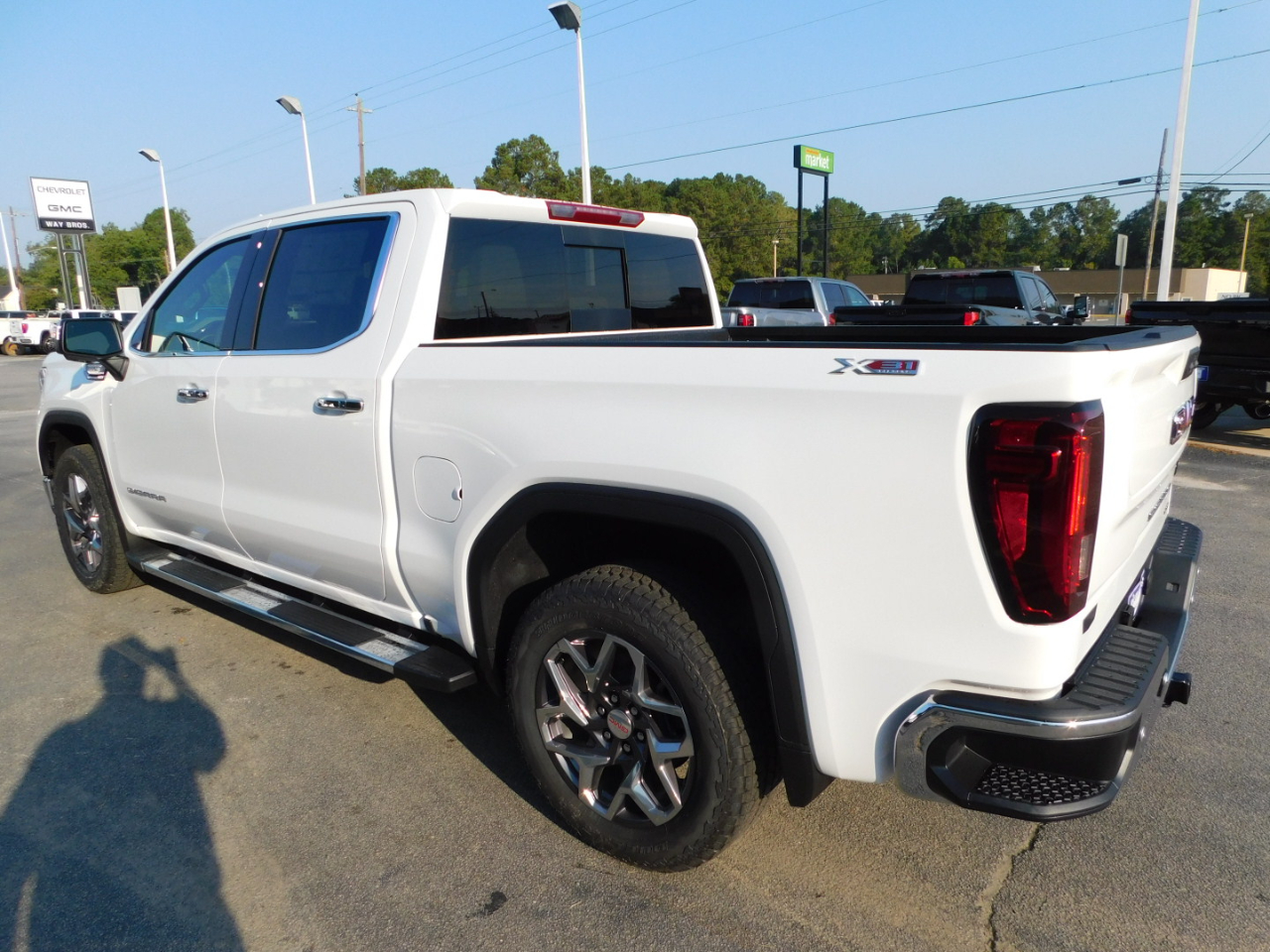 GMC Sierra 1500 4WD Crew Cab 147" SLT 2026 GMC Sierra 1500 4WD Crew Cab 147" SLT 2026