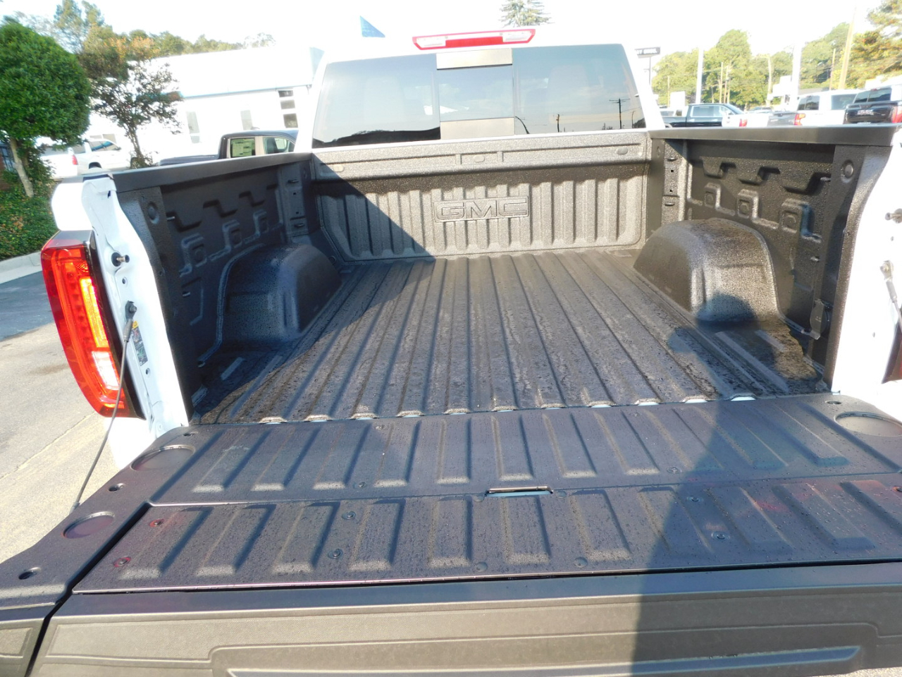 GMC Sierra 1500 4WD Crew Cab 147" SLT 2026 GMC Sierra 1500 4WD Crew Cab 147" SLT 2026