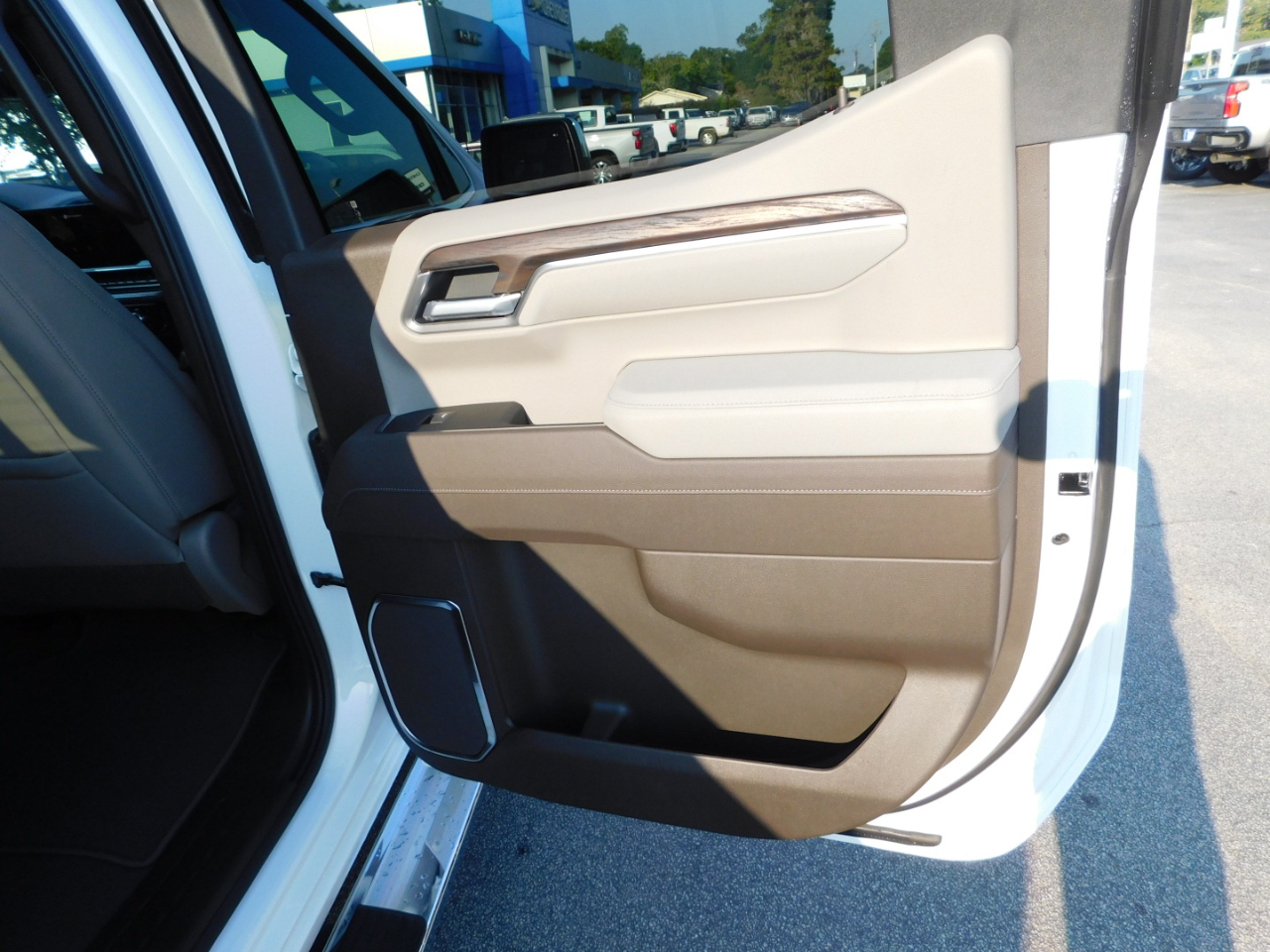 GMC Sierra 1500 4WD Crew Cab 147" SLT 2026 GMC Sierra 1500 4WD Crew Cab 147" SLT 2026