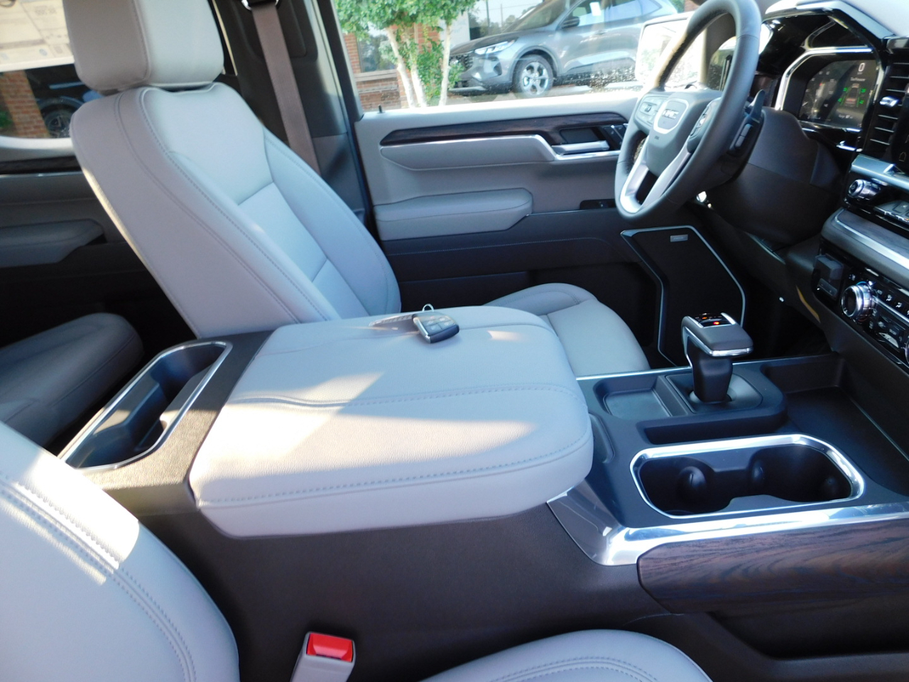 GMC Sierra 1500 4WD Crew Cab 147" SLT 2026 GMC Sierra 1500 4WD Crew Cab 147" SLT 2026