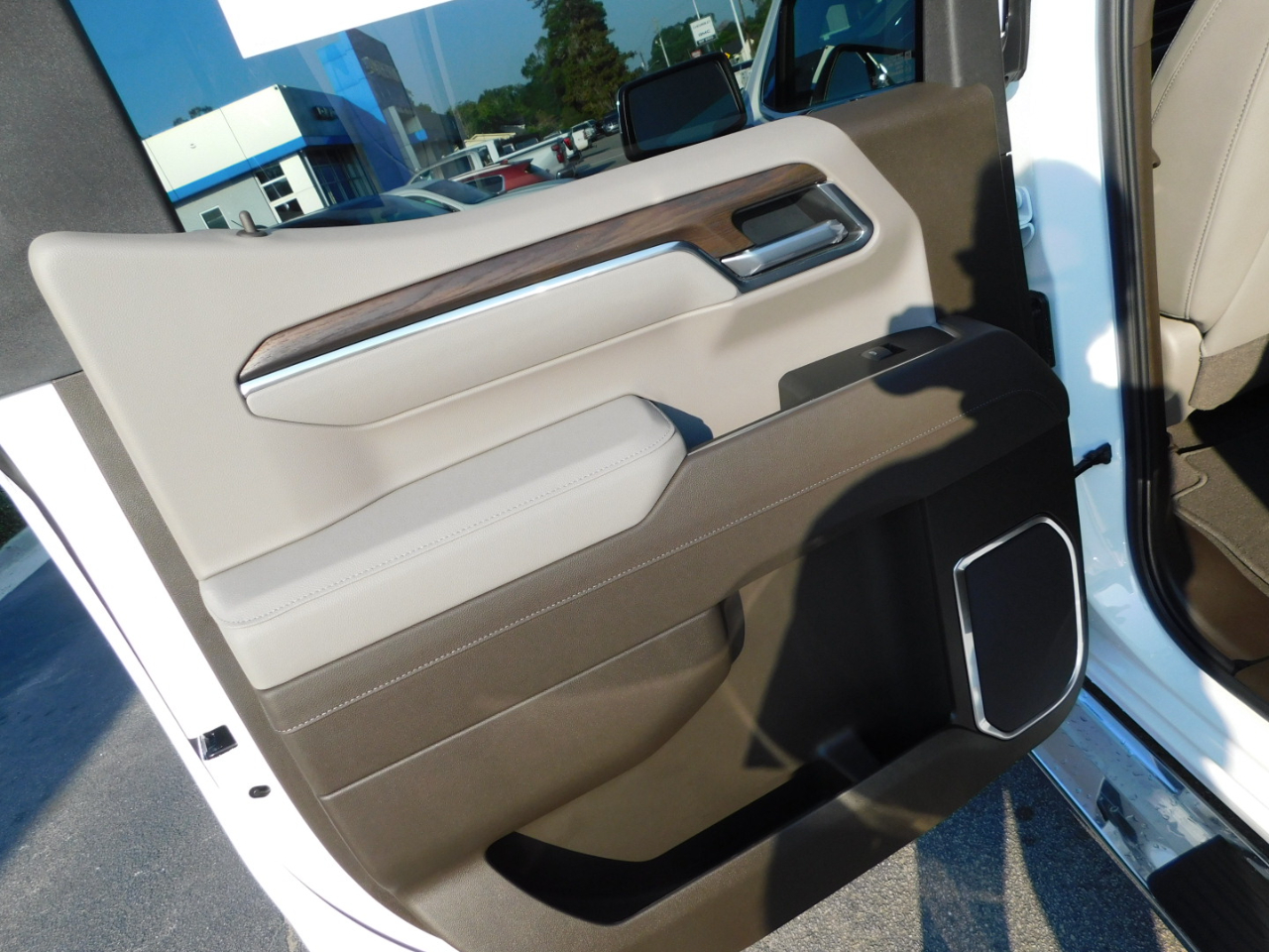 GMC Sierra 1500 4WD Crew Cab 147" SLT 2026 GMC Sierra 1500 4WD Crew Cab 147" SLT 2026