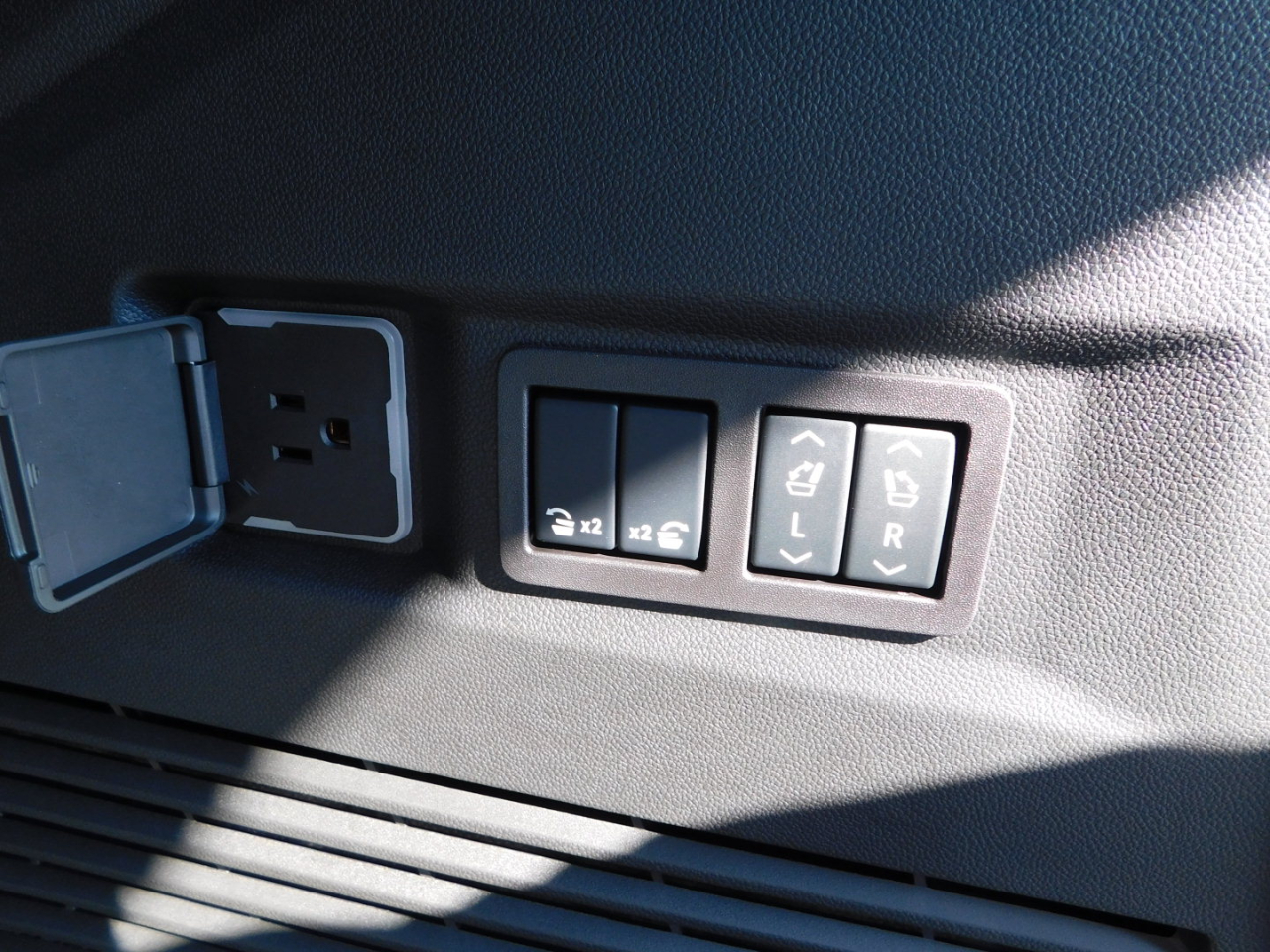 Chevrolet Tahoe 2WD 4dr Premier 2026 Chevrolet Tahoe 2WD 4dr Premier 2026