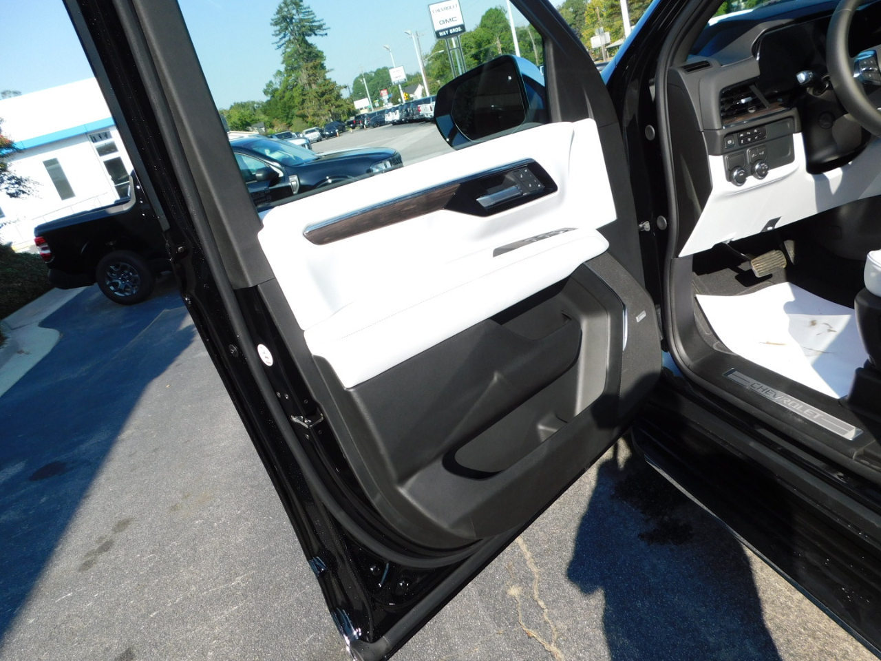 Chevrolet Tahoe 2WD 4dr Premier 2026 Chevrolet Tahoe 2WD 4dr Premier 2026