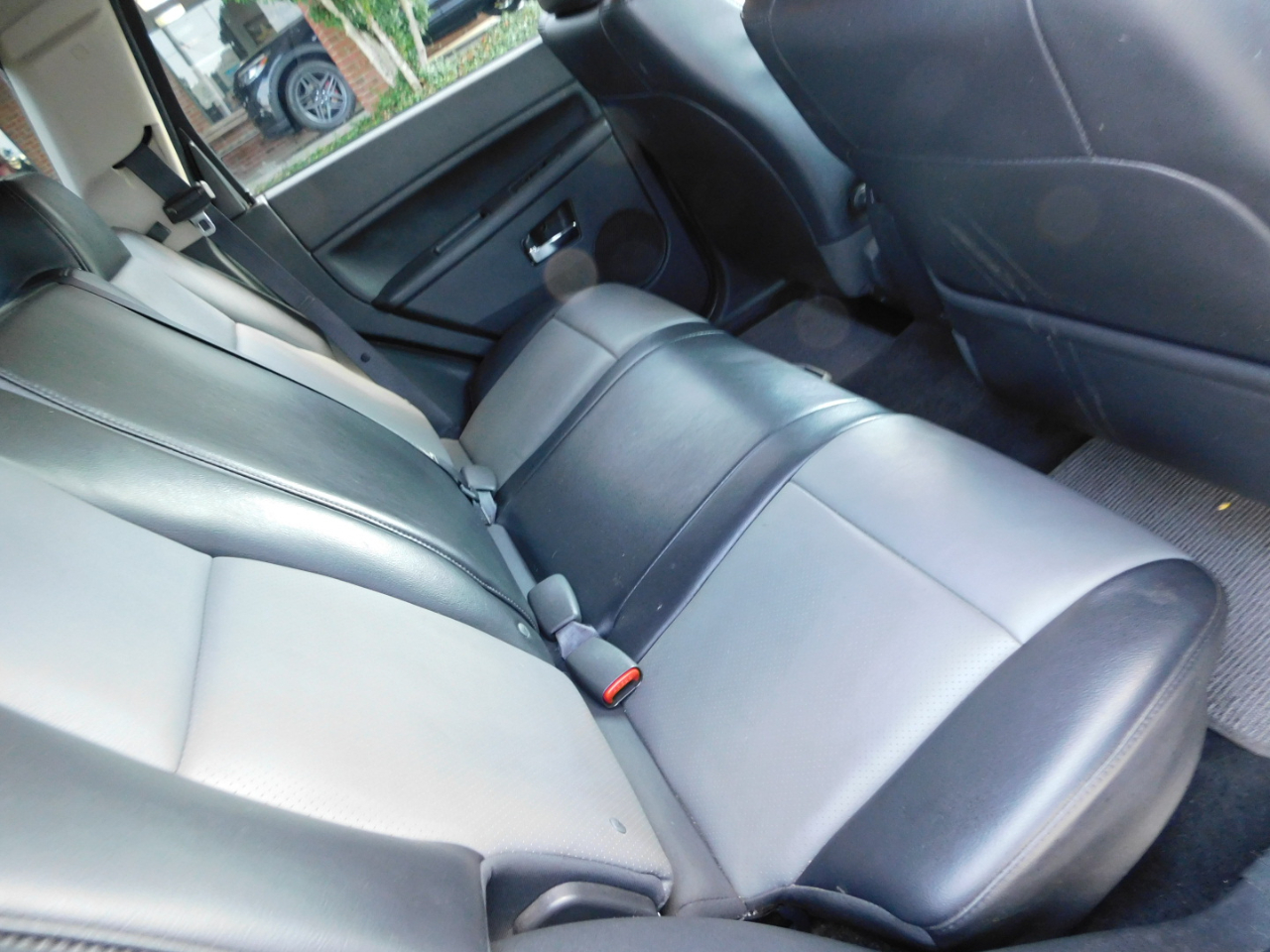 Jeep Grand Cherokee 4WD 4dr Laredo 2010 Jeep Grand Cherokee 4WD 4dr Laredo 2010