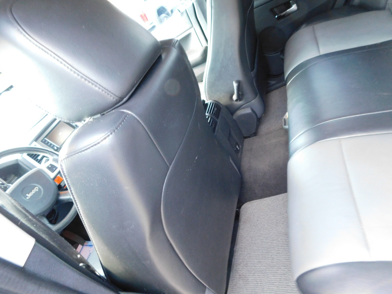 Jeep Grand Cherokee 4WD 4dr Laredo 2010 Jeep Grand Cherokee 4WD 4dr Laredo 2010