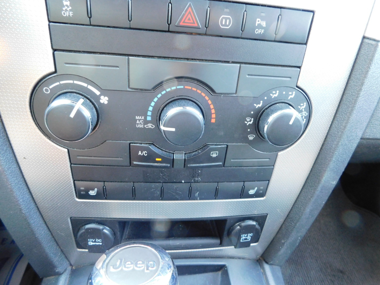 Jeep Grand Cherokee 4WD 4dr Laredo 2010 Jeep Grand Cherokee 4WD 4dr Laredo 2010