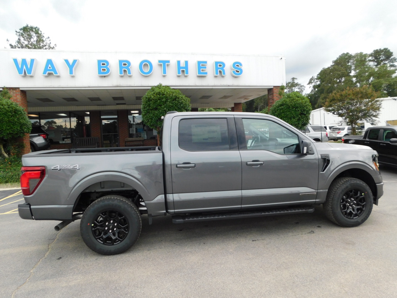 2025 Ford F-150 XLT 4WD SUPERCREW 5.5' BO