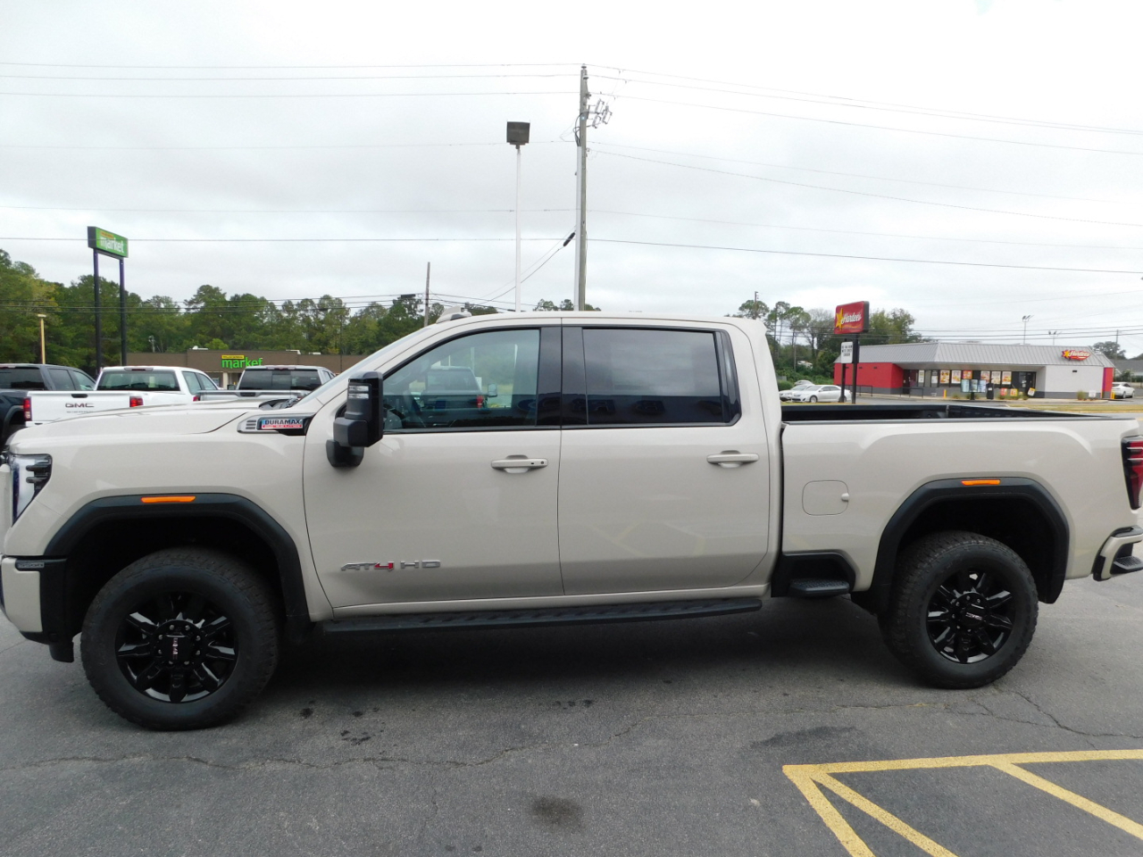 GMC Sierra 3500HD 4WD Crew Cab 159" AT4 2026 GMC Sierra 3500HD 4WD Crew Cab 159" AT4 2026