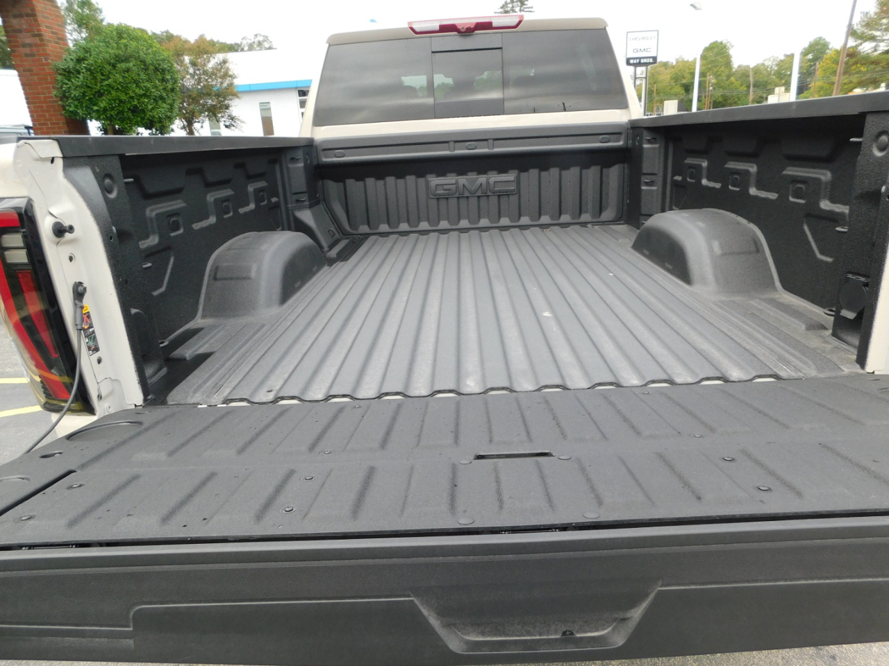 GMC Sierra 3500HD 4WD Crew Cab 159" AT4 2026 GMC Sierra 3500HD 4WD Crew Cab 159" AT4 2026